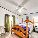 Quiet Horseshoe Hill House By Lake Barkley!