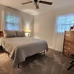 Updated Cottage, Screened Patio, Near Lake Barkley
