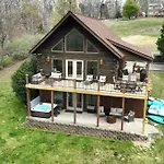 Tucked Away On The Ridge - Quiet Fall Lake Retreat