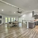 Lake Barkley Waterfront Home With Deck And Boat Dock!