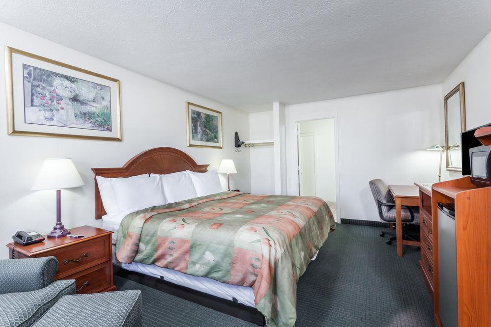 Inn Rodeway Cadiz