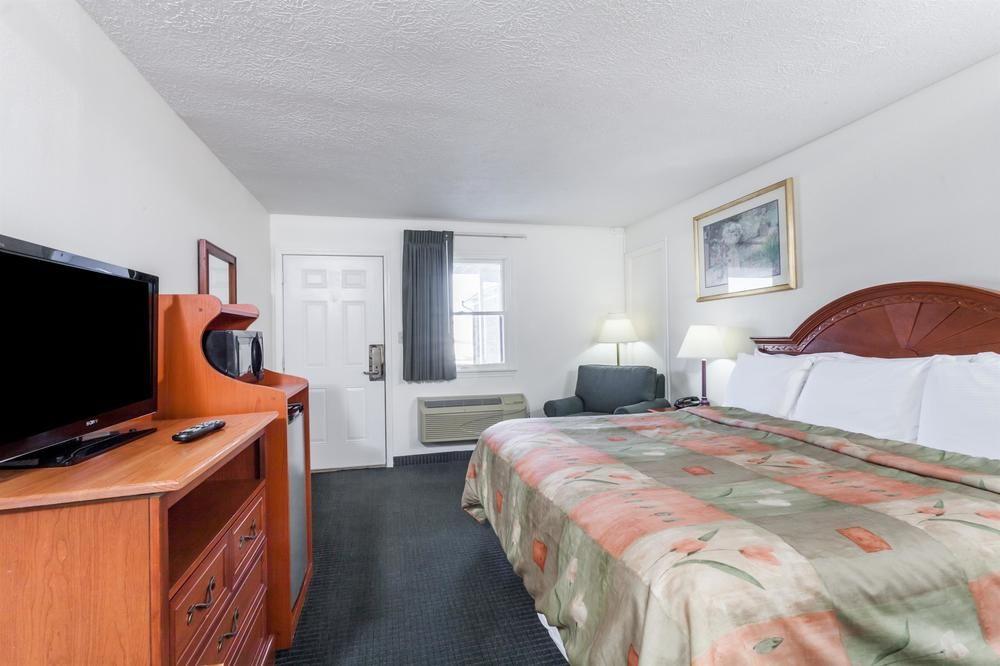 Rodeway Inn 2*