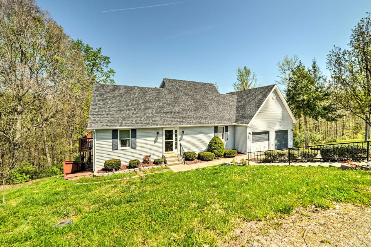 Abode With Decks, Fire Pit, And Access Holiday home *