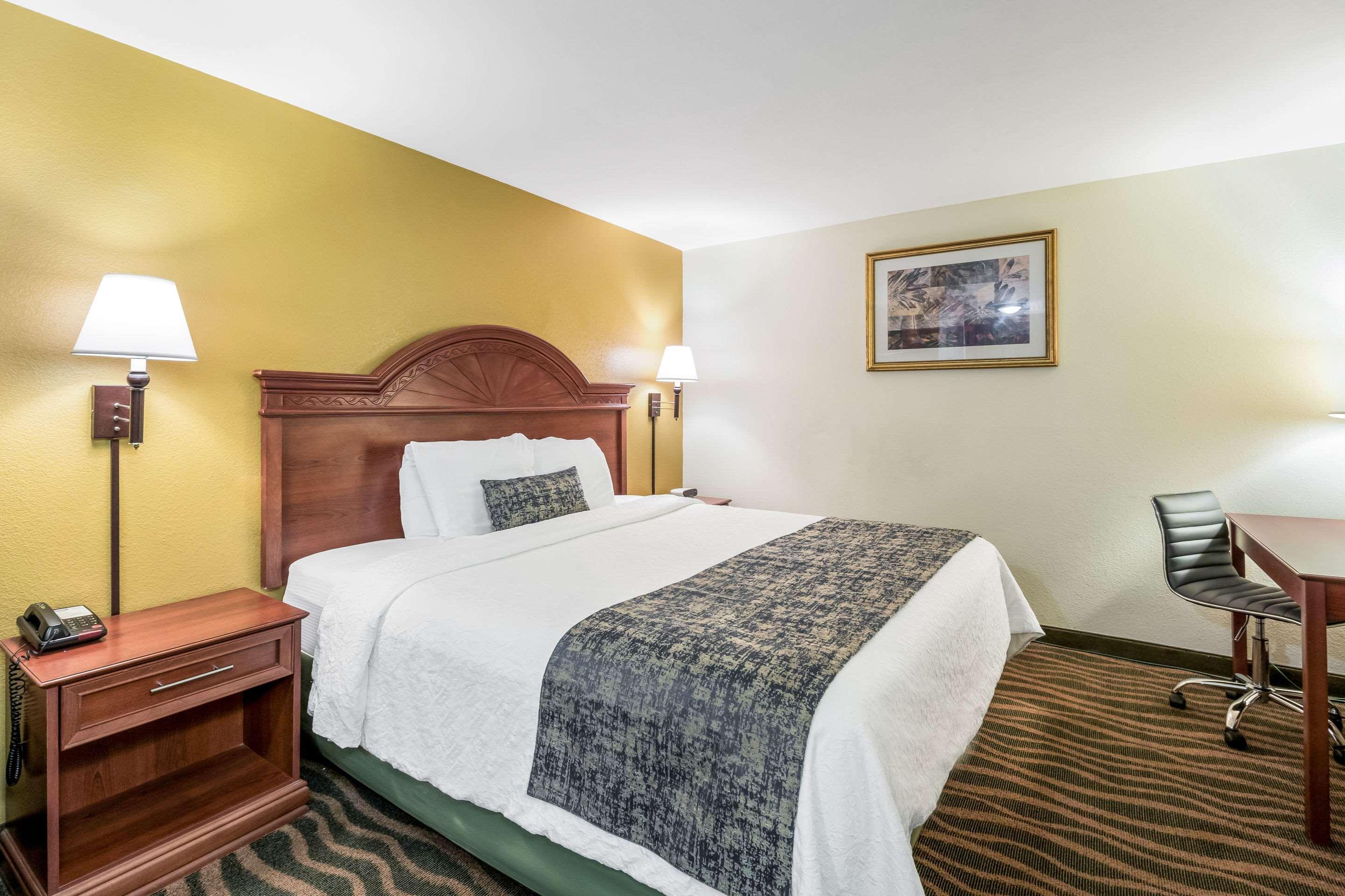 Rodeway Hotel