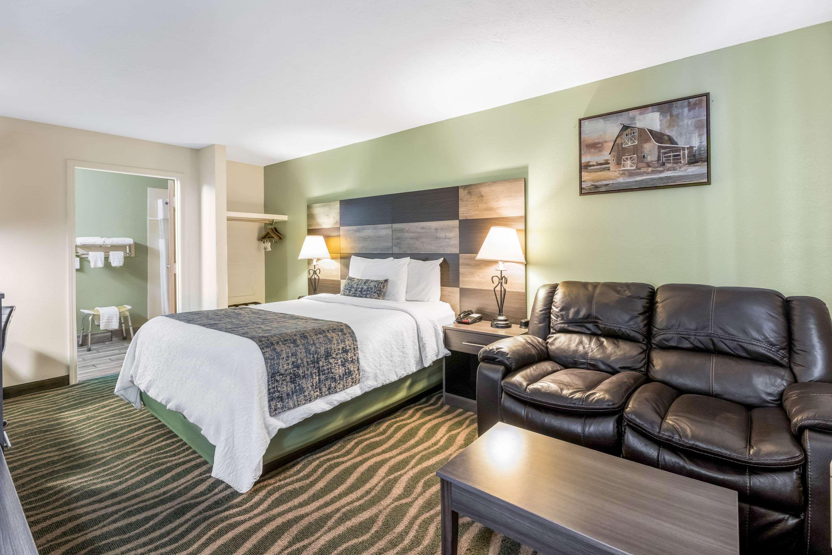 Rodeway Hotel