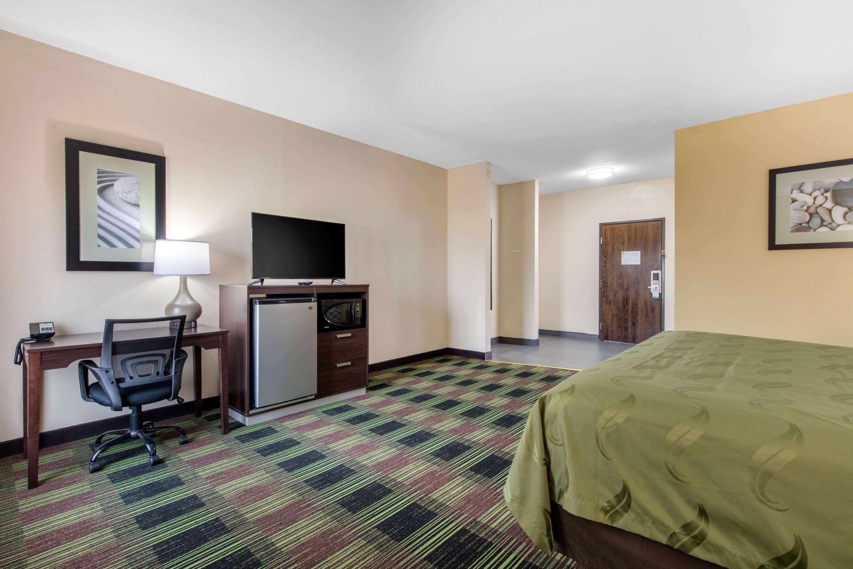 Quality Inn 2*