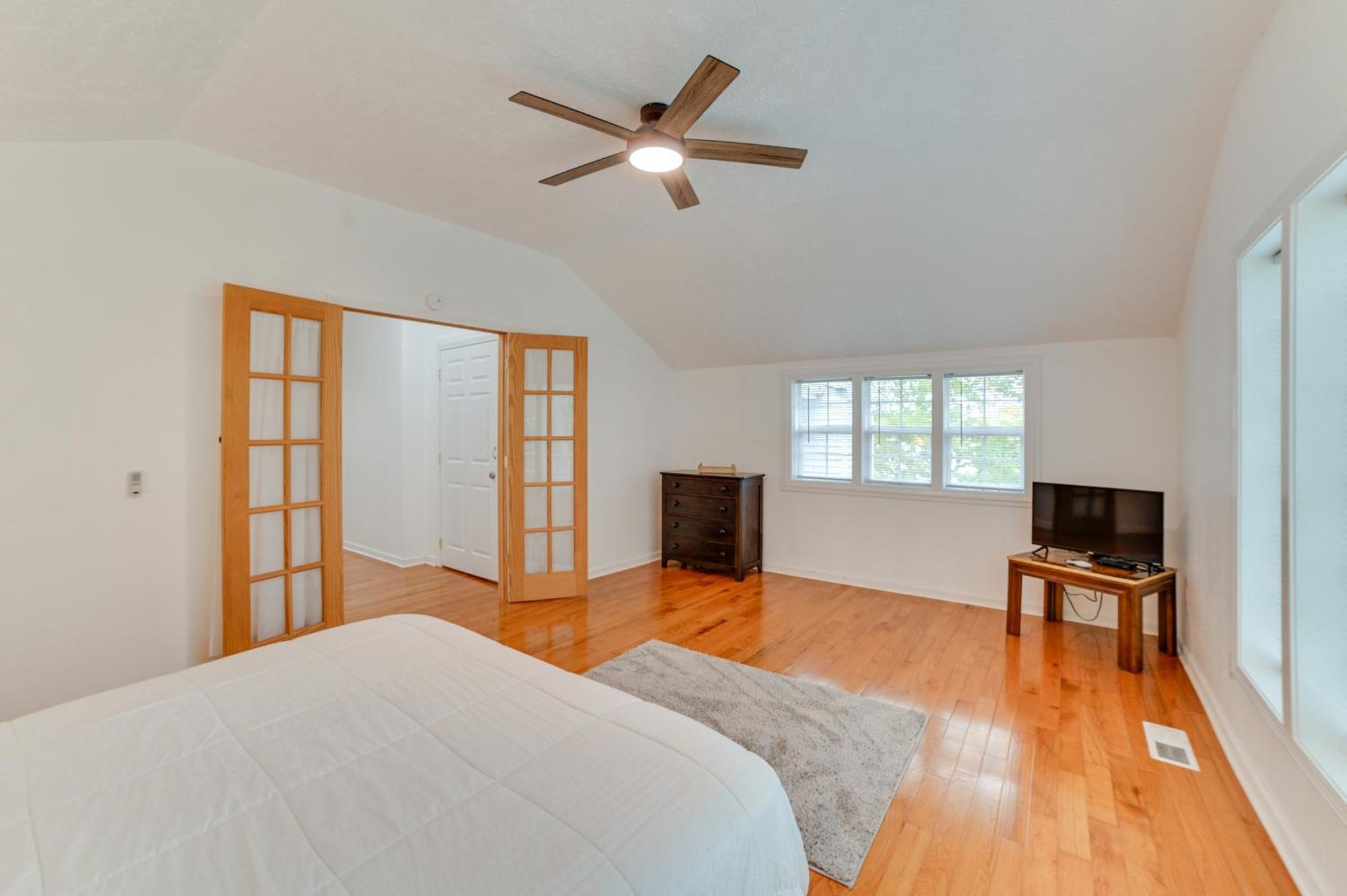 Family-friendly Escape With Deep Water Dock! *