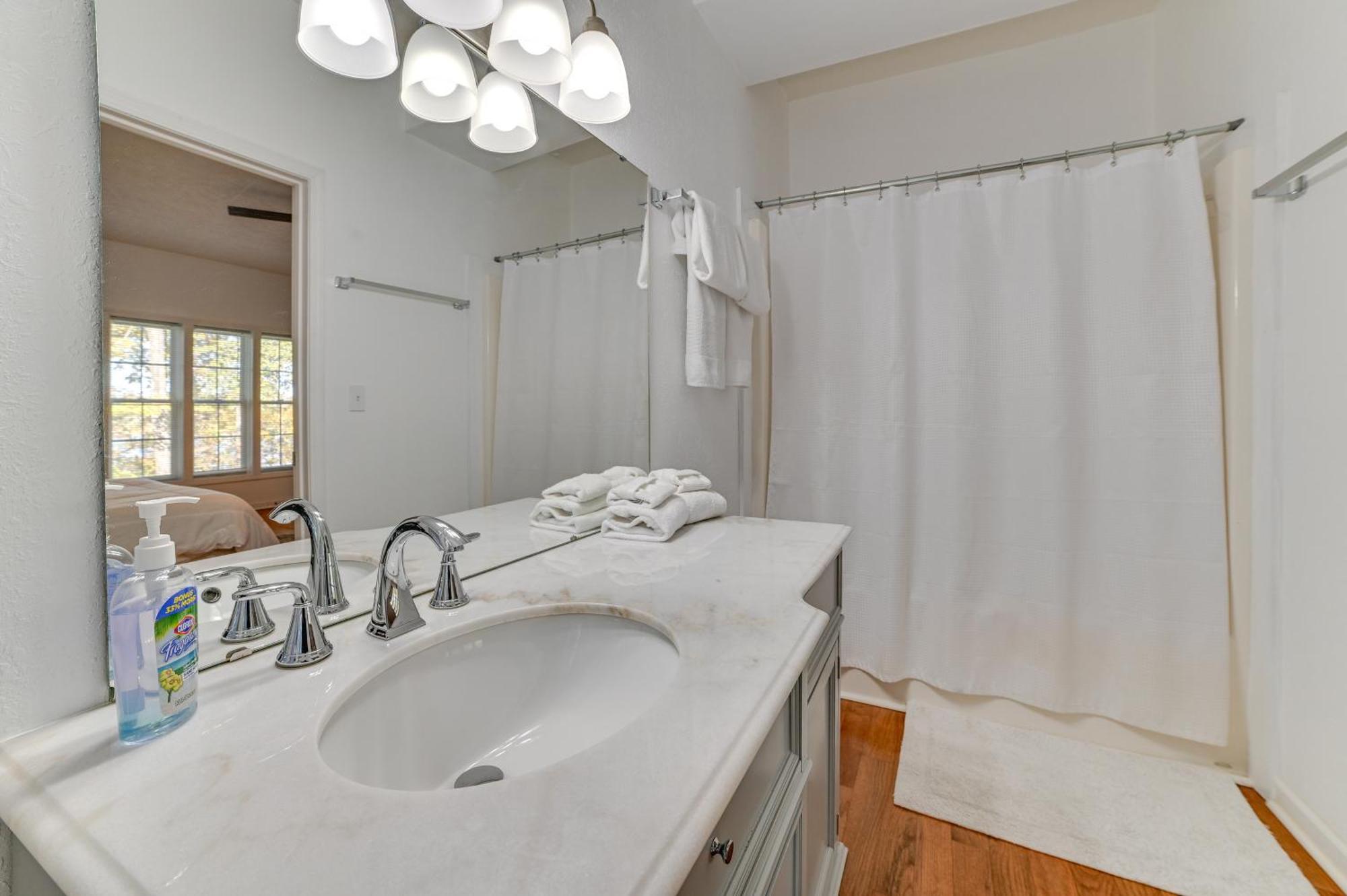 Holiday home Family-friendly Escape With Deep Water Dock! *