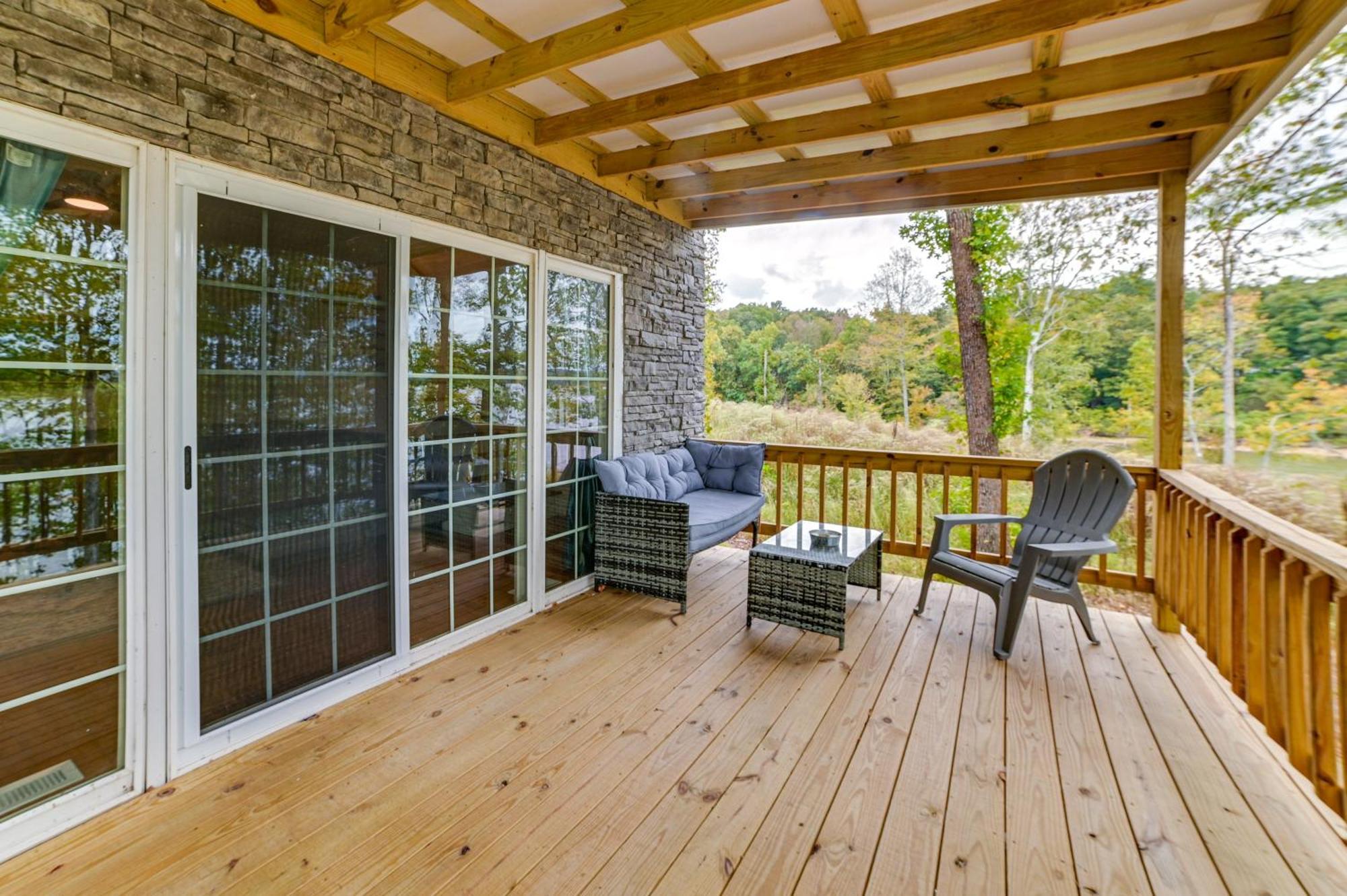Family-friendly Escape With Deep Water Dock! Holiday home