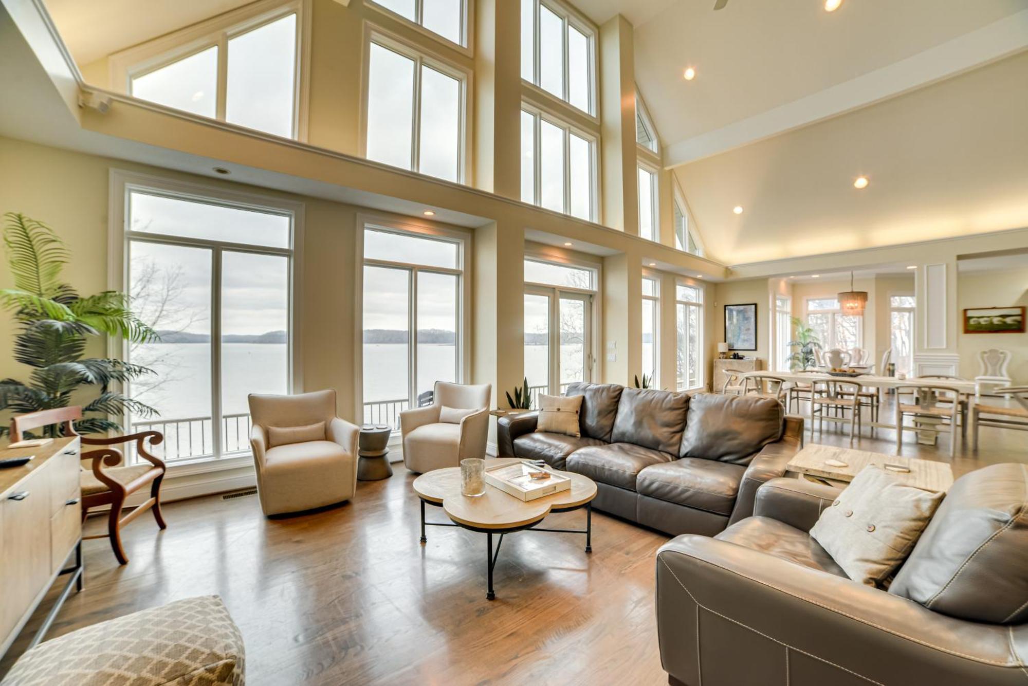 Holiday home Spacious Lakefront Kentucky Rental!