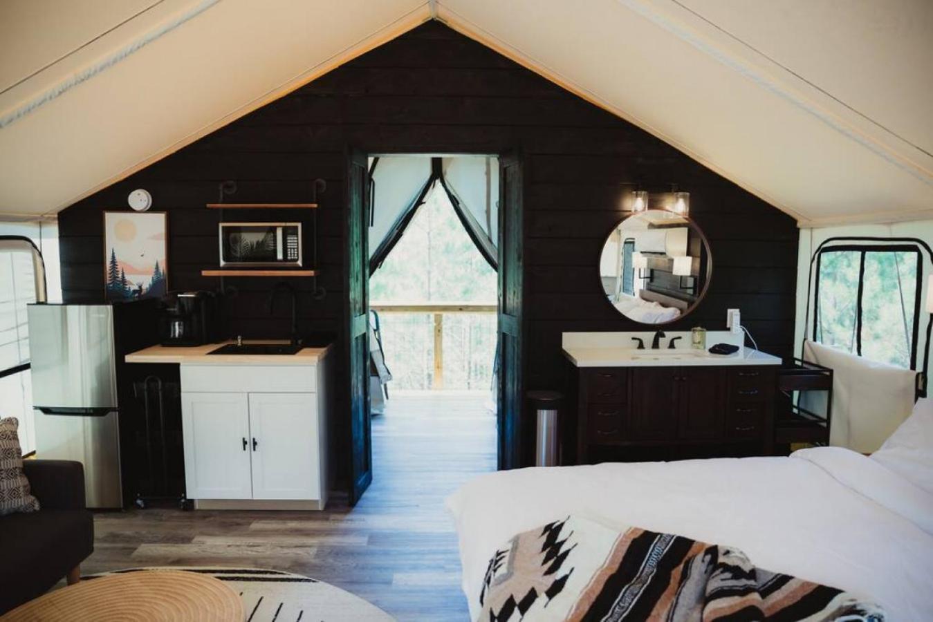 The Chetopa, Luxury Safari Tent * Cadiz