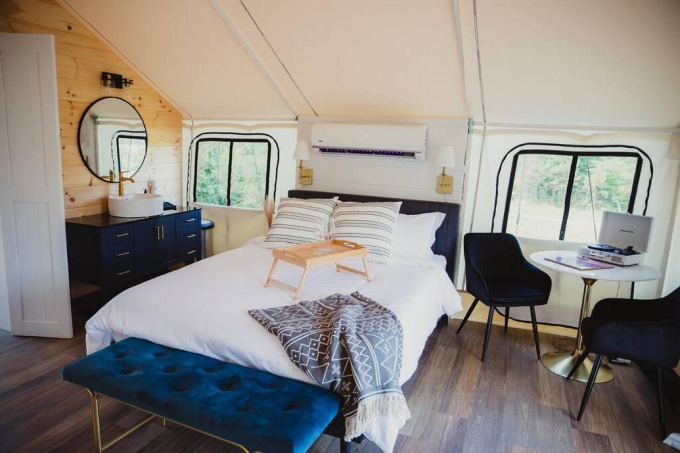 The Underwood, Lux Safari Tent *