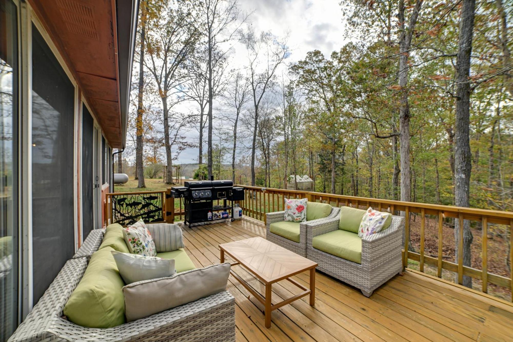 Vacation With Deck Walk To Barkley