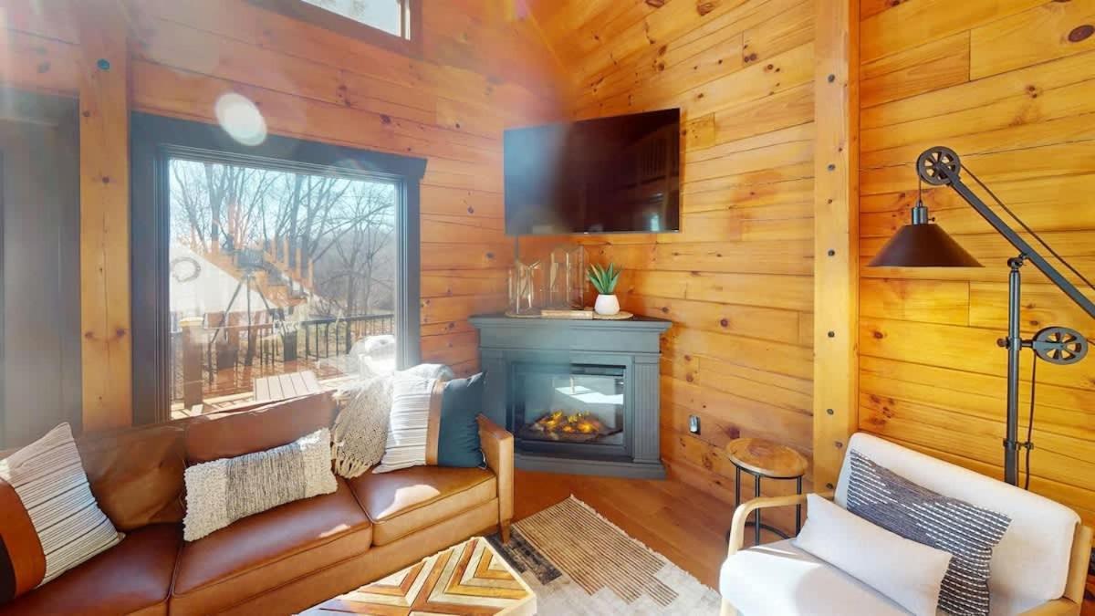 Tucked Away On The Ridge - Quiet Fall Retreat Holiday home *