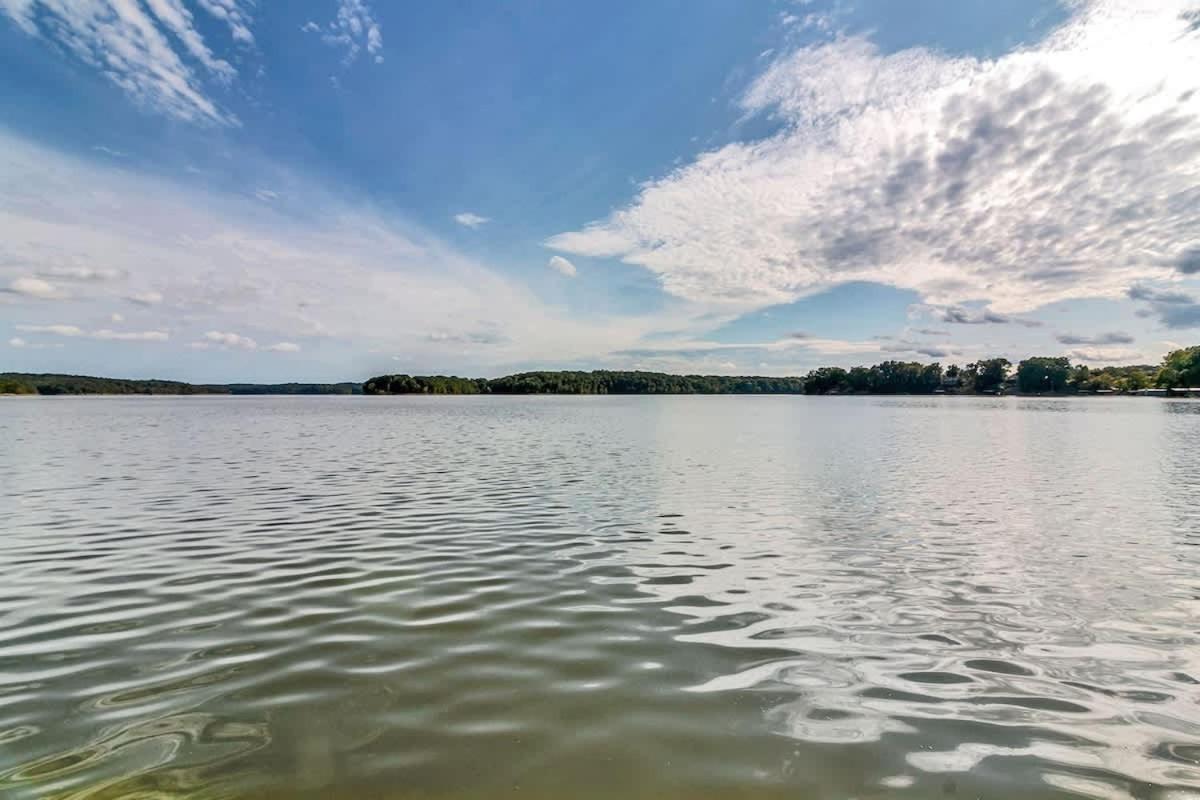 Views-dock-fish-jacuzzi-boat Service Holiday home *