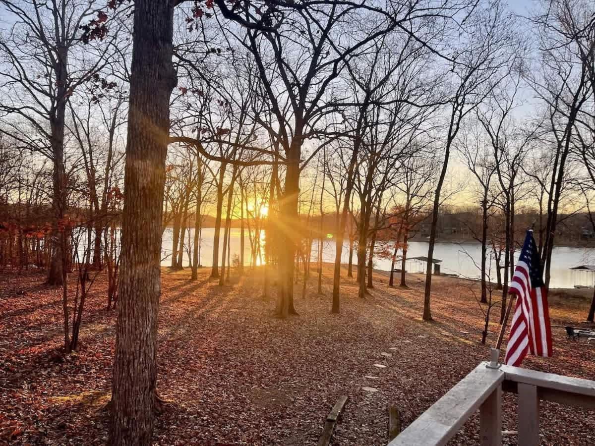 Lakefront - Private Dock - Fishing & Swimming *
