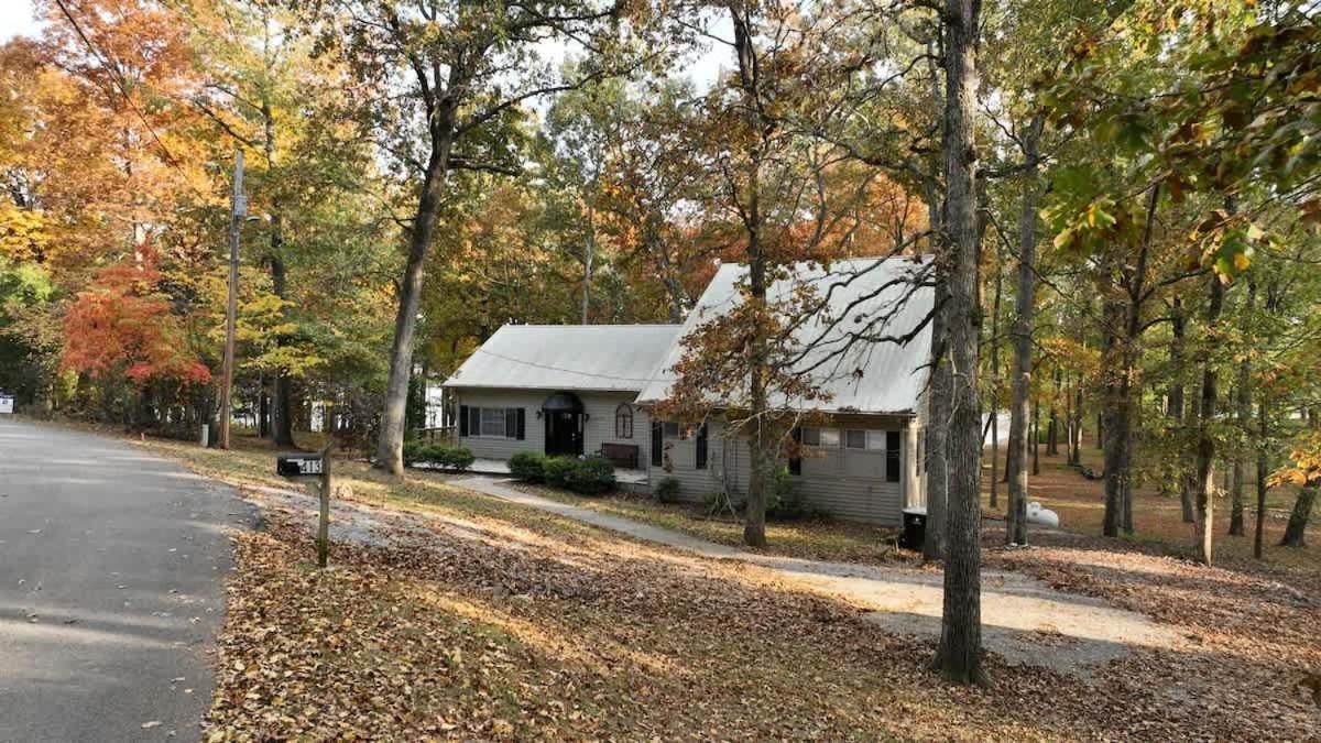 Lakefront - Private Dock - Fishing & Swimming Holiday home