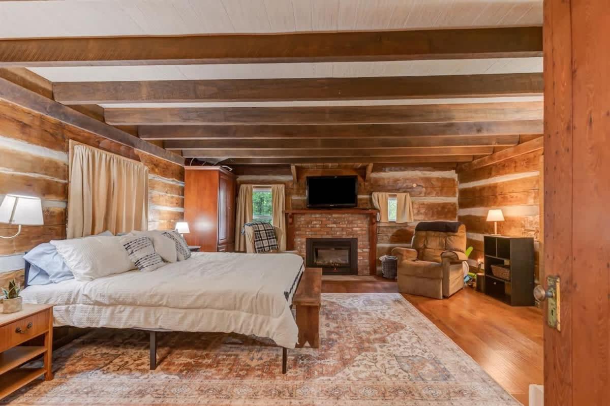 Holiday home Hickory Haven - Stunning Views - Private Dock *
