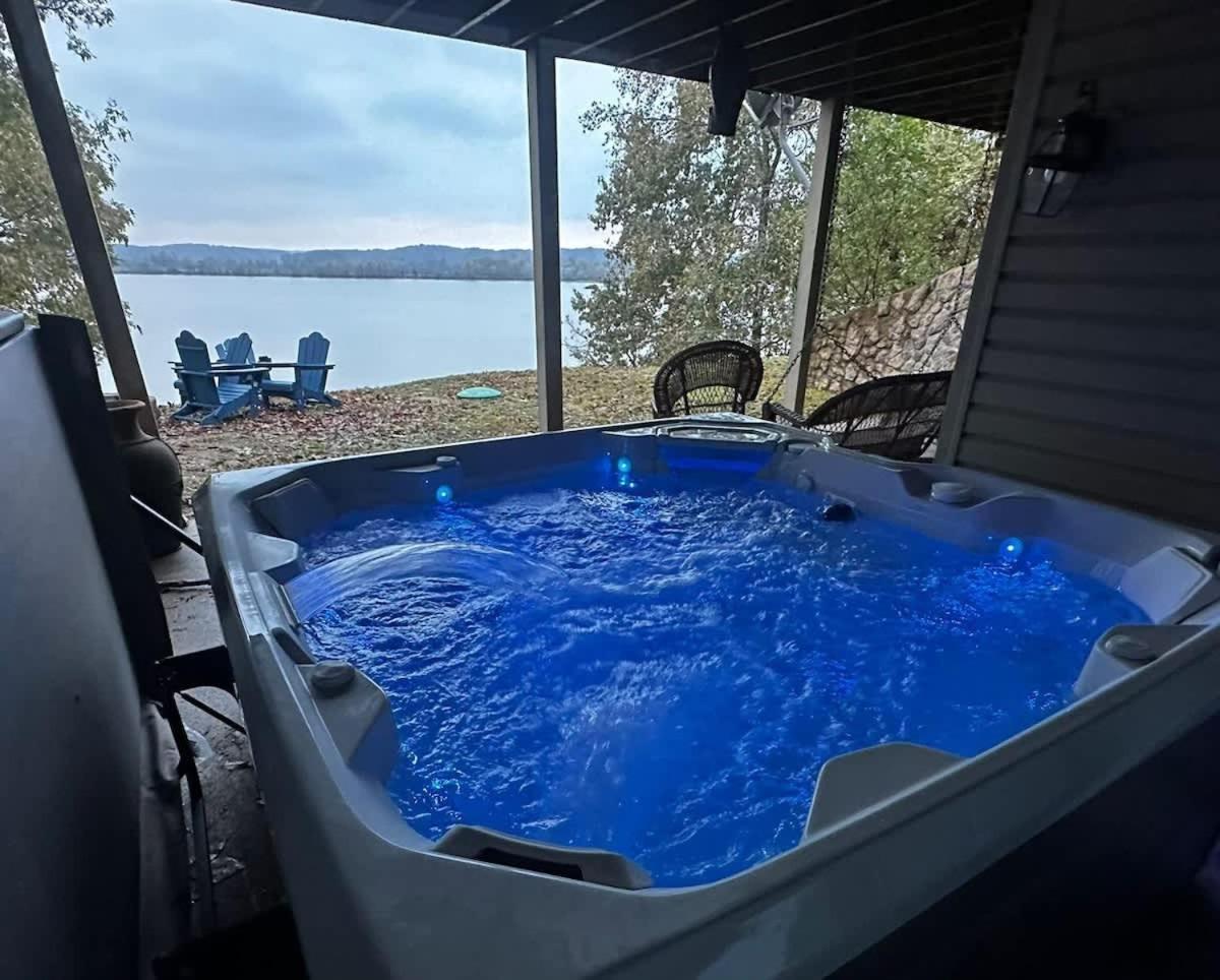Lakefront - Theater Pool Table Holiday home *