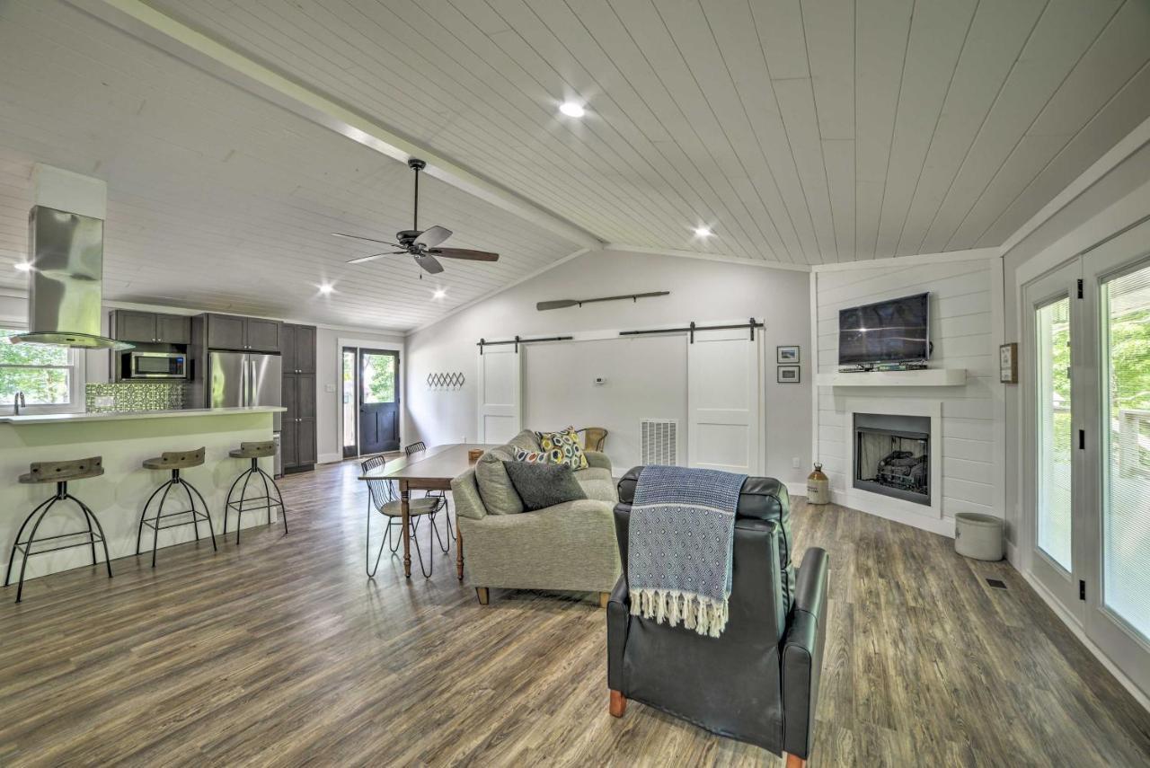 Holiday home Barkley Waterfront With Deck And Boat Dock! *