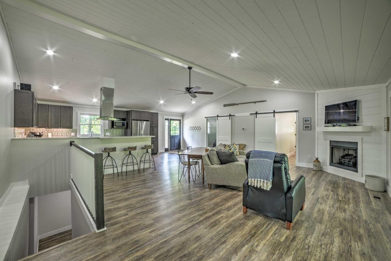 Holiday home Barkley Waterfront With Deck And Boat Dock! *