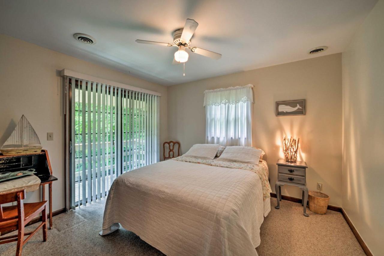 Holiday home Waterfront Barkley With Deck And Fire Pit! Cadiz