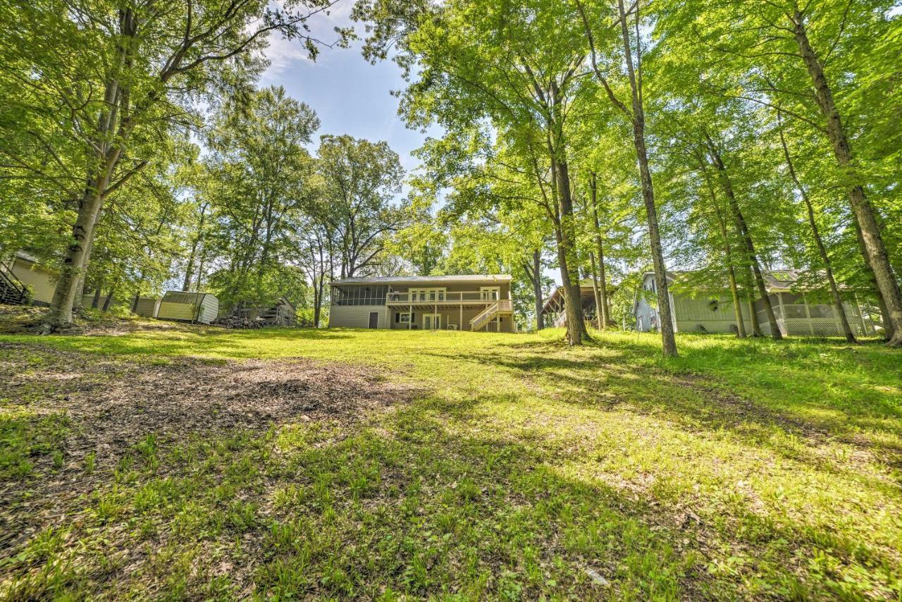 Barkley Waterfront With Deck And Boat Dock! *