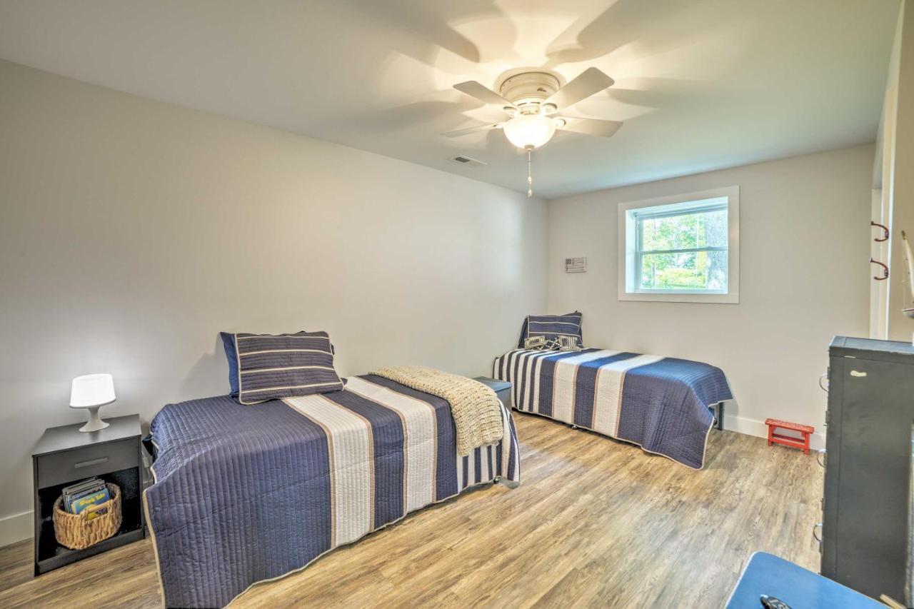 Holiday home Barkley Waterfront With Deck And Boat Dock! *