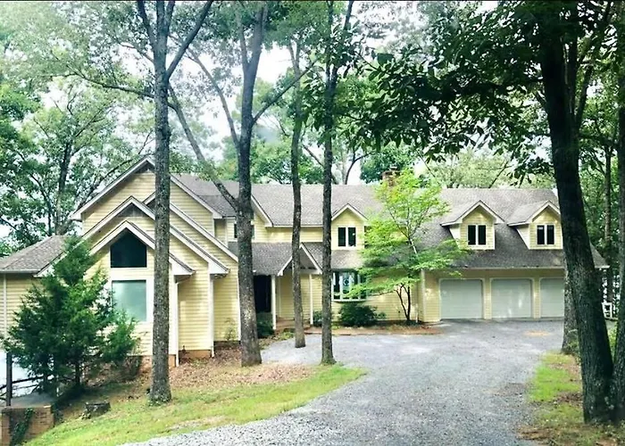 Main Channel Manor